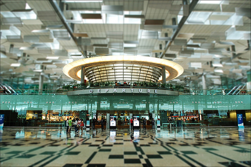 http://www.thewanderingpalate.com/wp-content/uploads/Changi-Airport-departures-Cyrstal-Jade-Restaurant-above.jpg